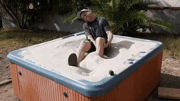 Ex-engenheiro da Nasa transforma areia em líquido usando só ar